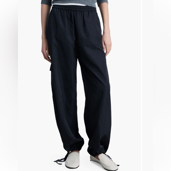 Silky navy Wide-Leg cargo pants - Picture 1 of 2